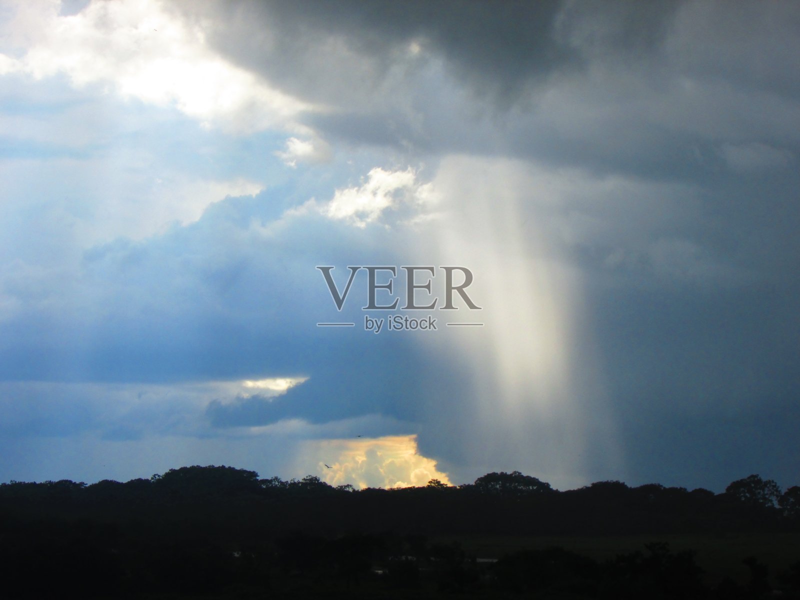 天空,白天和日落,乌卡亚利河。自然和丛林照片摄影图片