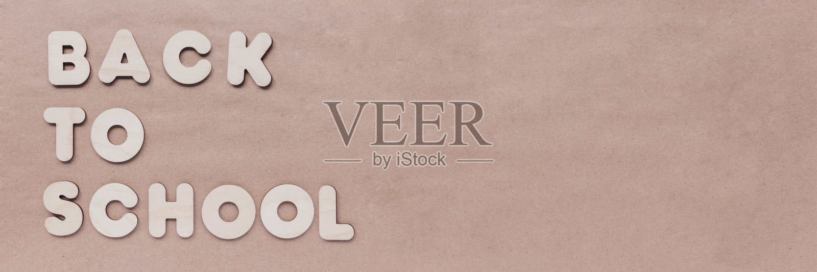 碑刻以木文回校工艺为背景。照片摄影图片