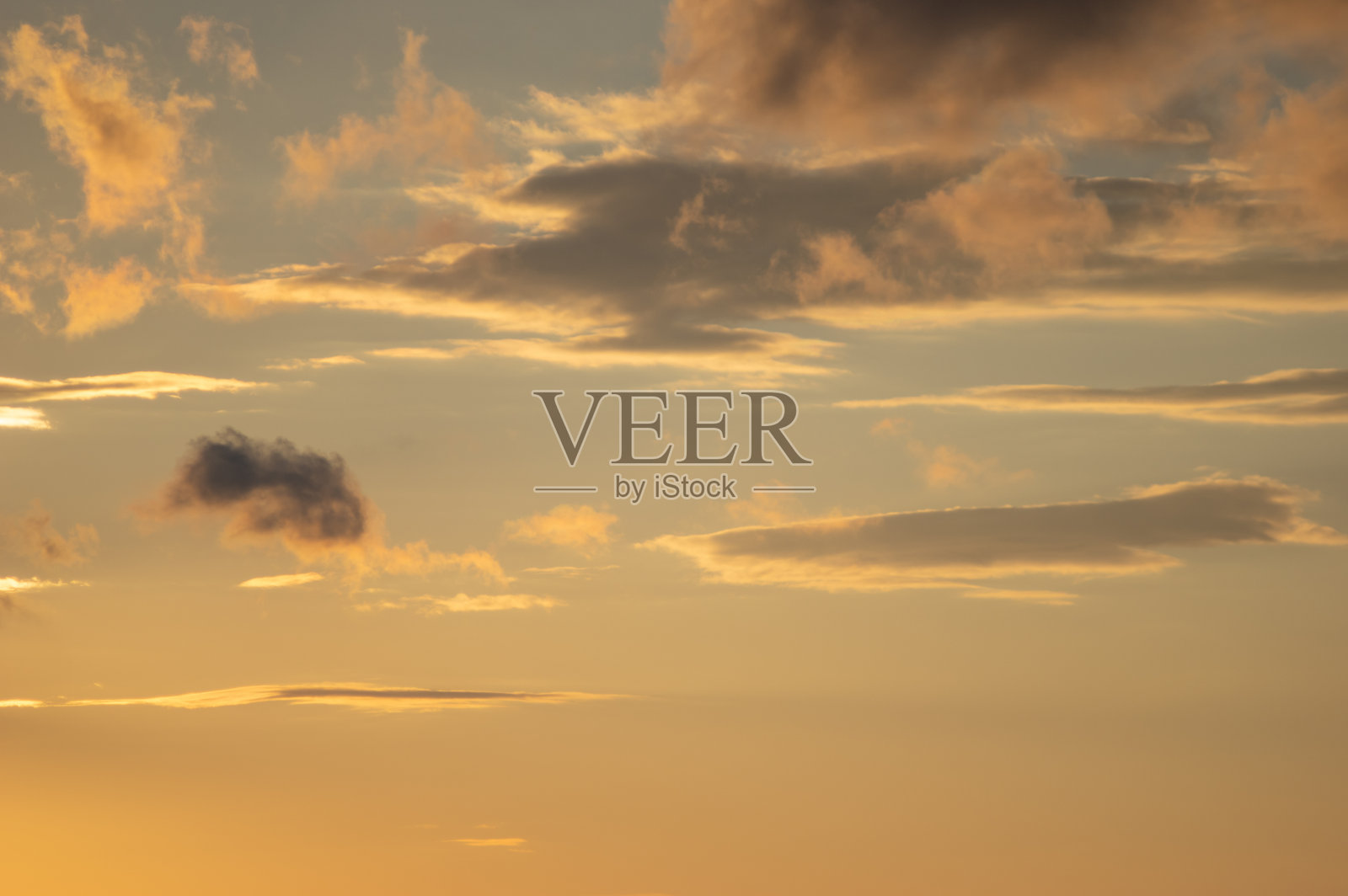 黄昏时美丽的橙色天空照片摄影图片