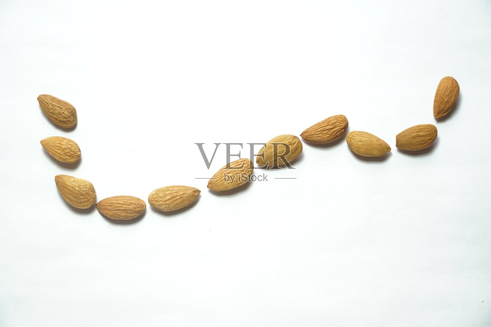 杏仁干果图像上的白色背景照片摄影图片