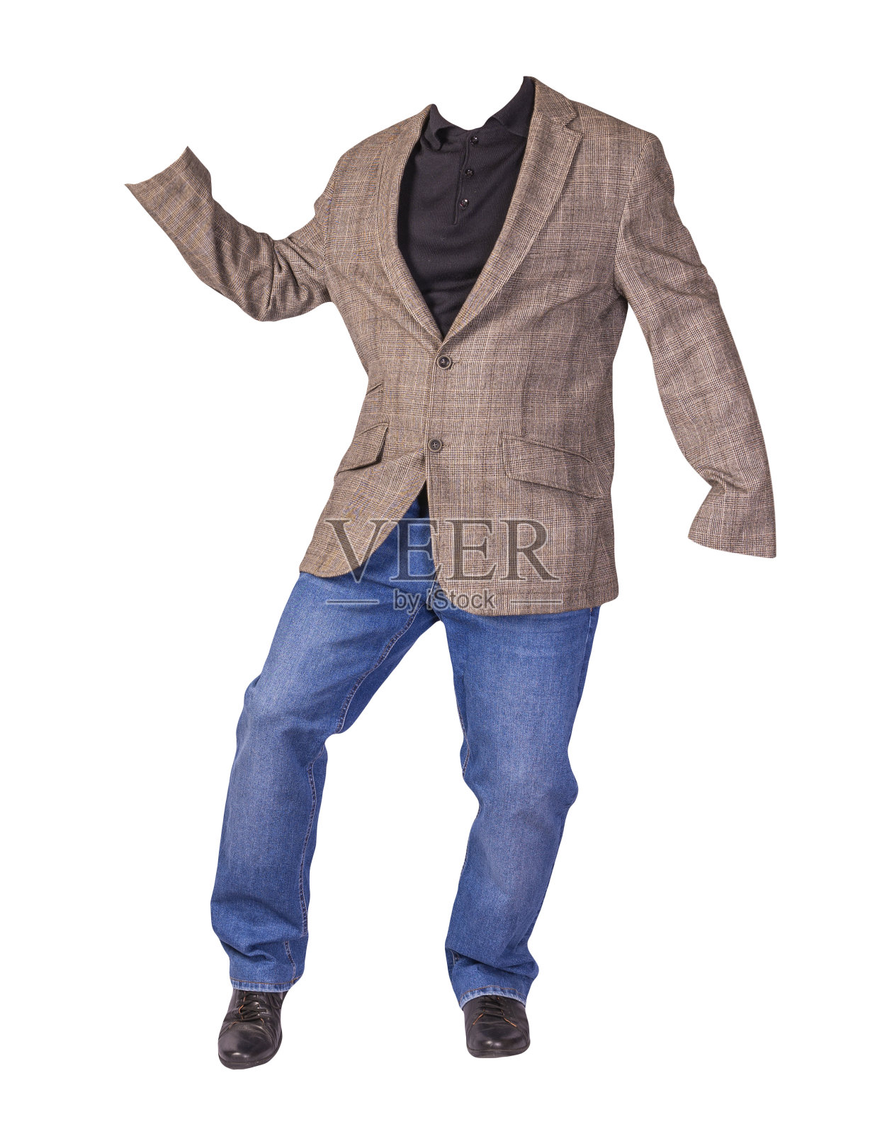 男式纽扣浅棕色夹克,男式蓝色牛仔裤,黑色皮鞋和衬衫孤立在白色背景上照片摄影图片