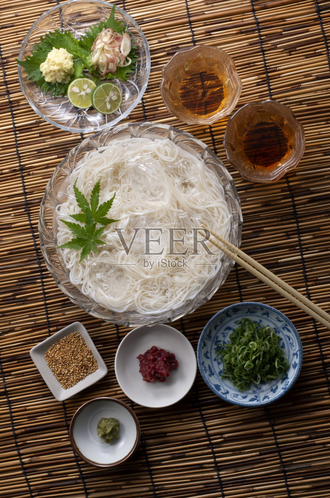 日本的夏日美食——凉面照片摄影图片