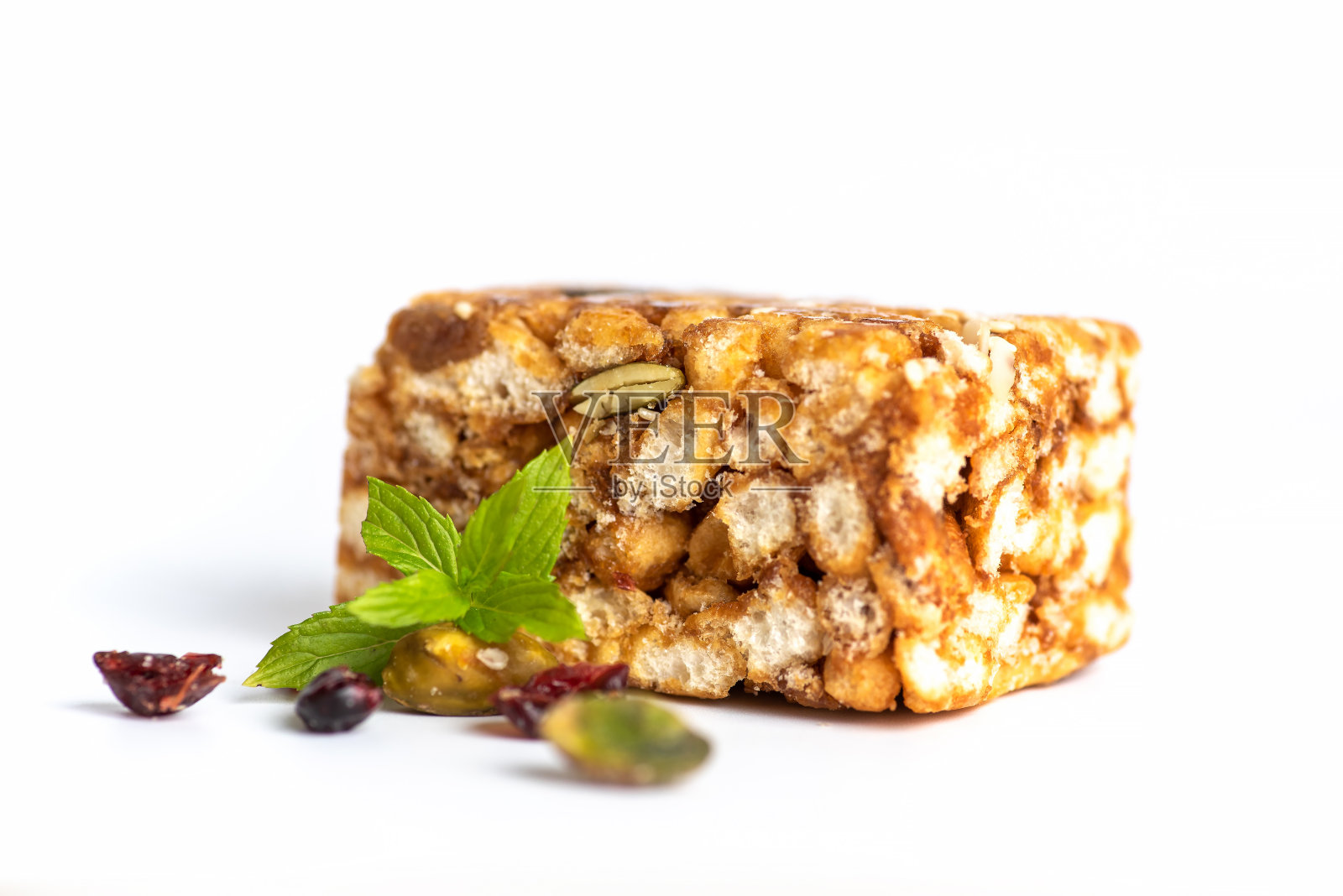 焦糖对待中国的传统甜点名为软面粉萨奇玛饼孤立照片摄影图片