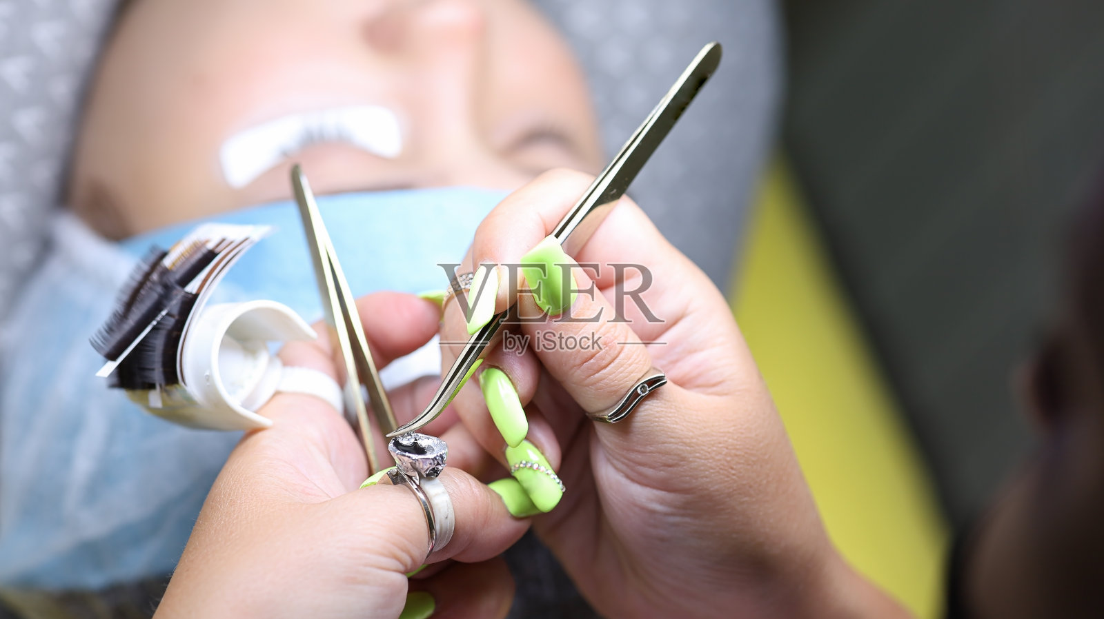 睫毛延长的程序照片摄影图片