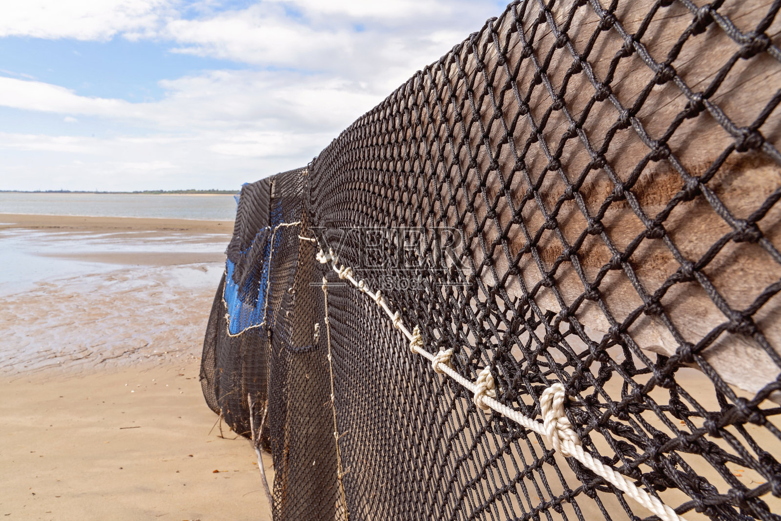 进了墙照片摄影图片