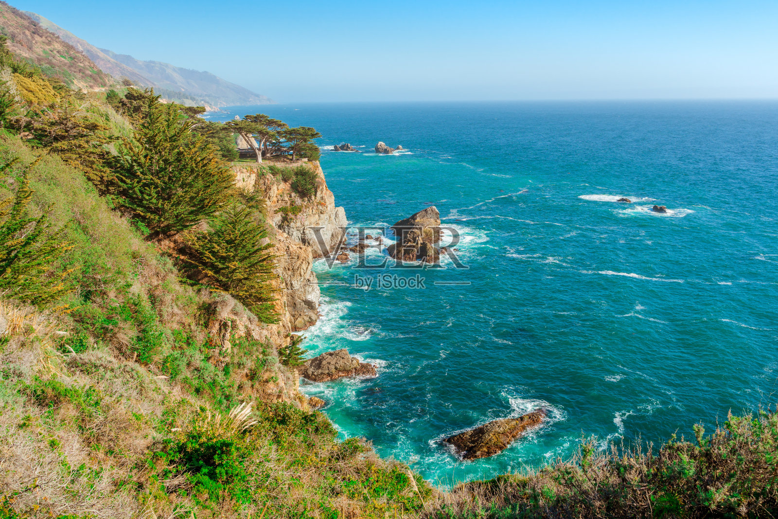 壮观的加州西海岸全景,太平洋和悬崖的景色。沿着太平洋海岸高速公路照片摄影图片