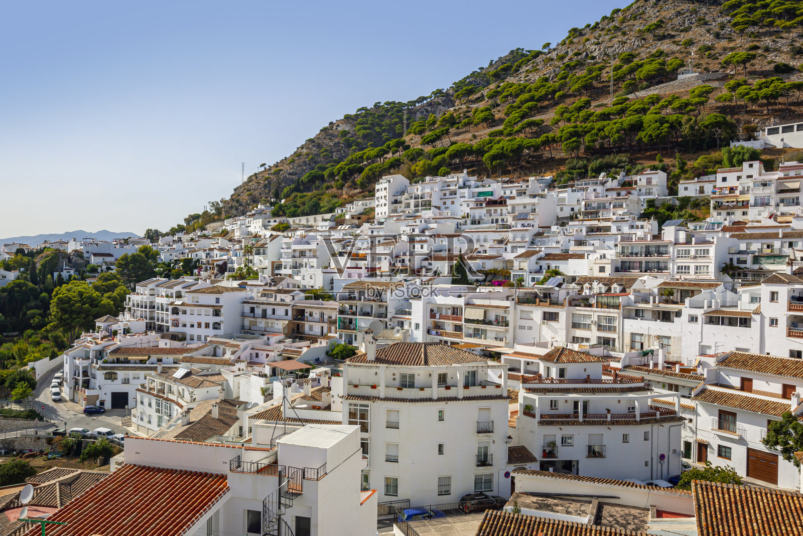西班牙安达卢西亚的米哈斯村,有白色的房子照片摄影图片
