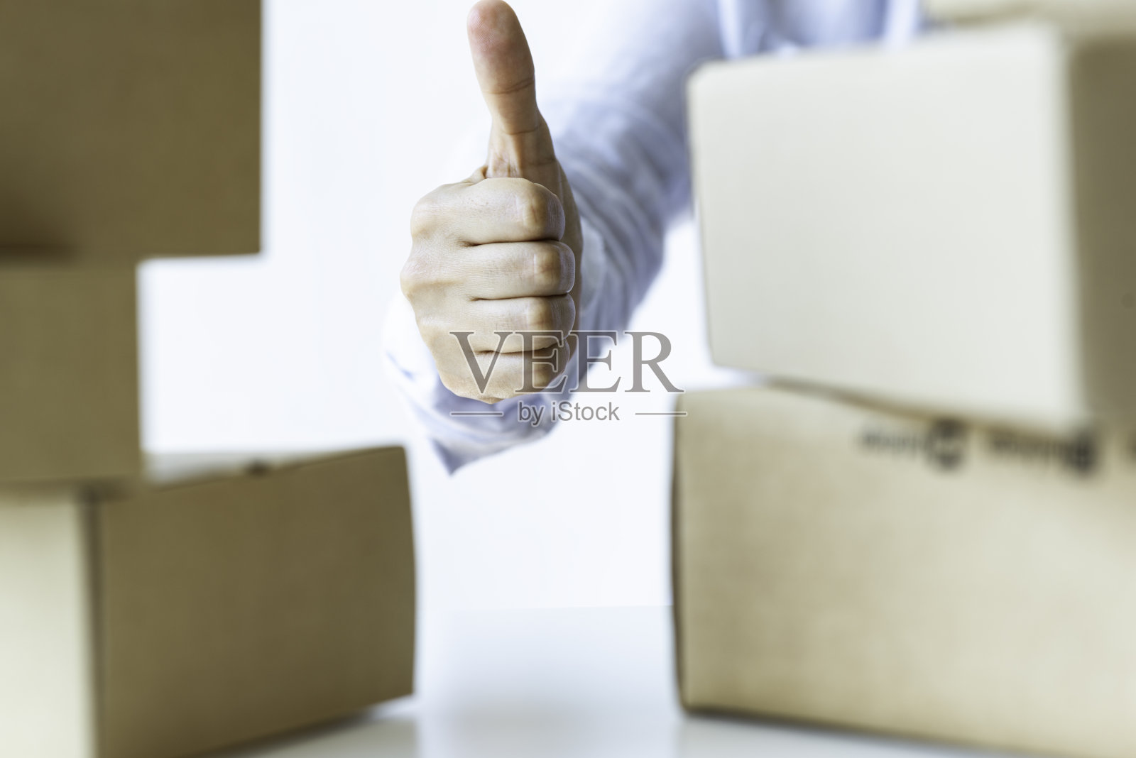 送货上门照片摄影图片