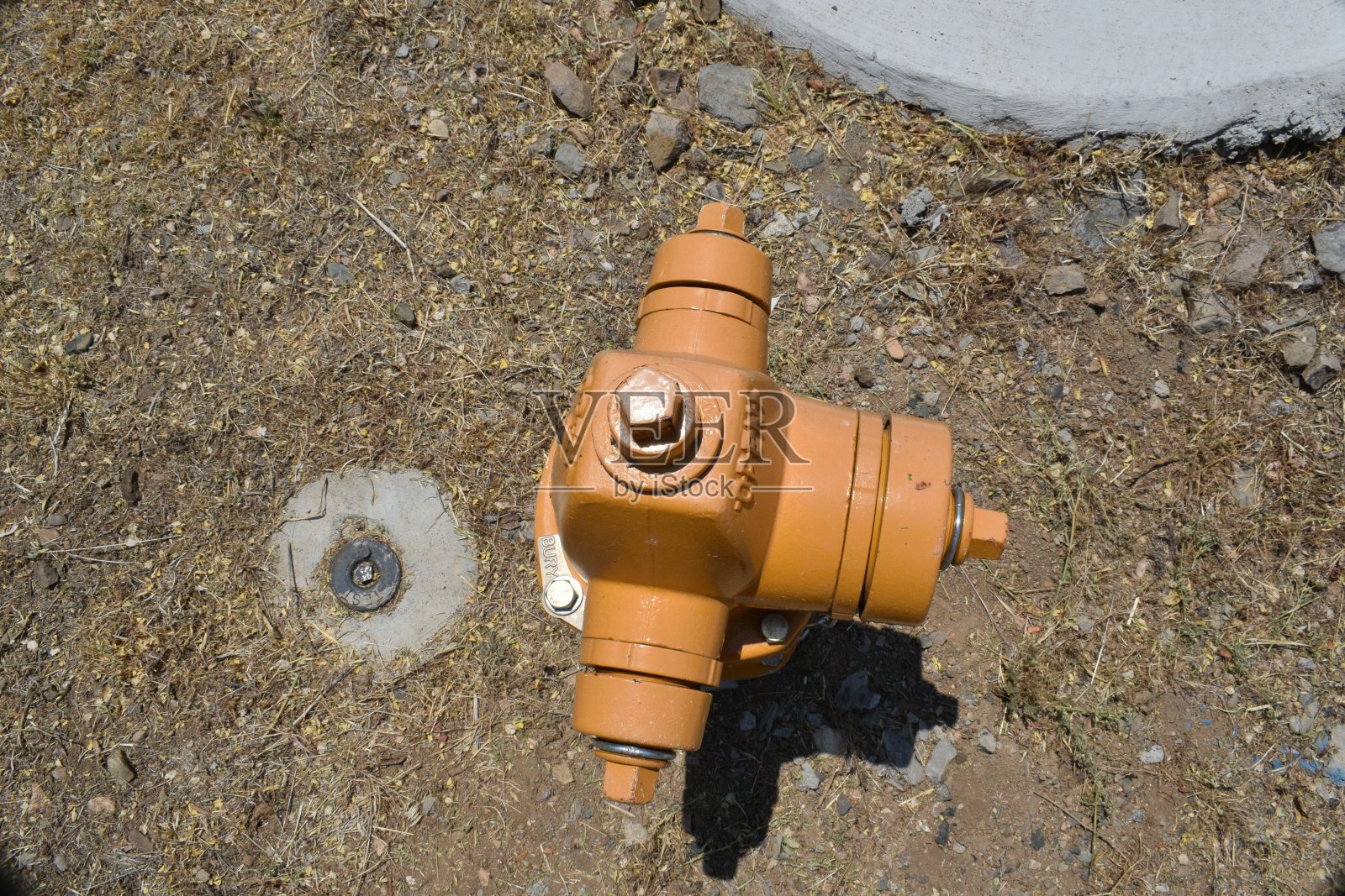 消防栓漆成黄色-顶部照片摄影图片