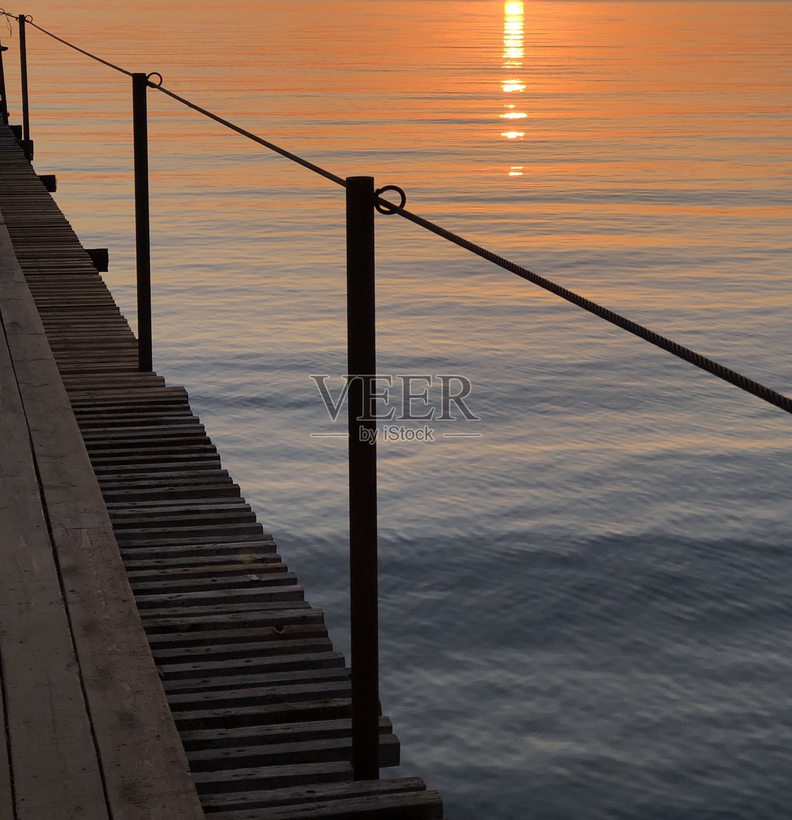 红色的夕阳照片摄影图片