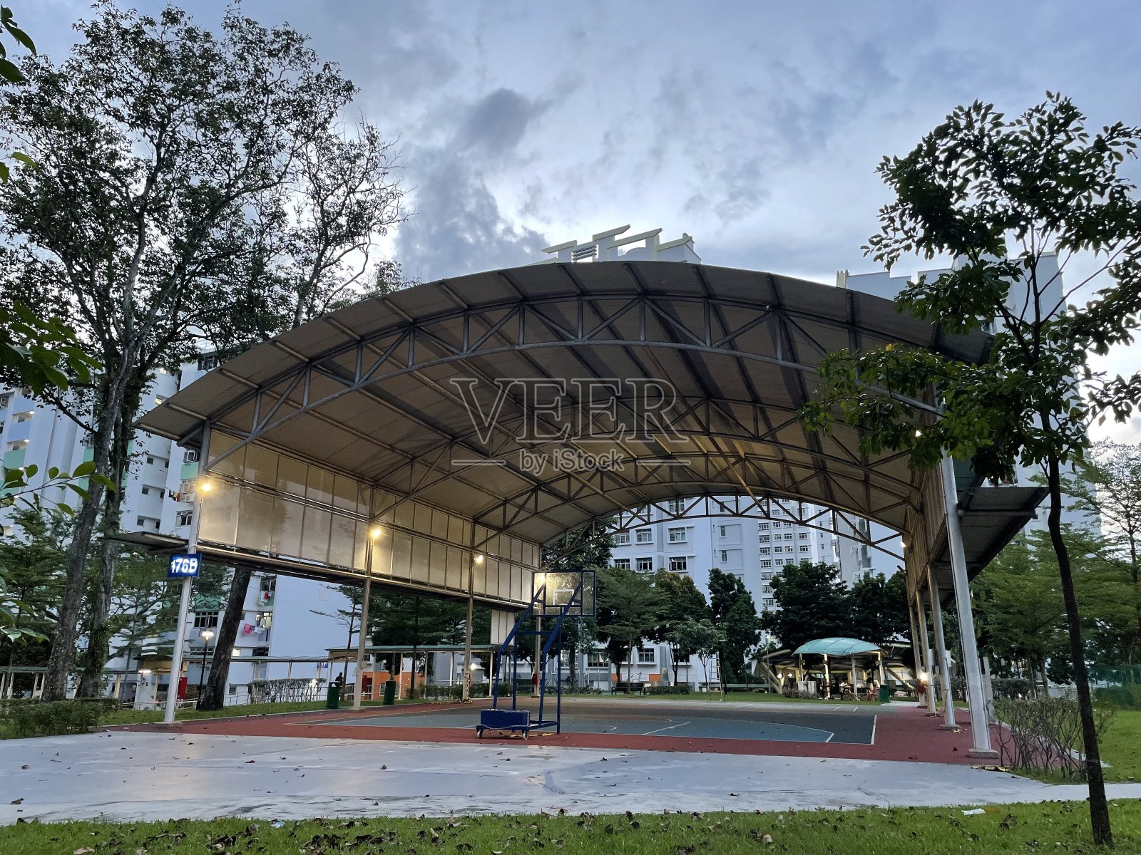 室内篮球活动区照片摄影图片