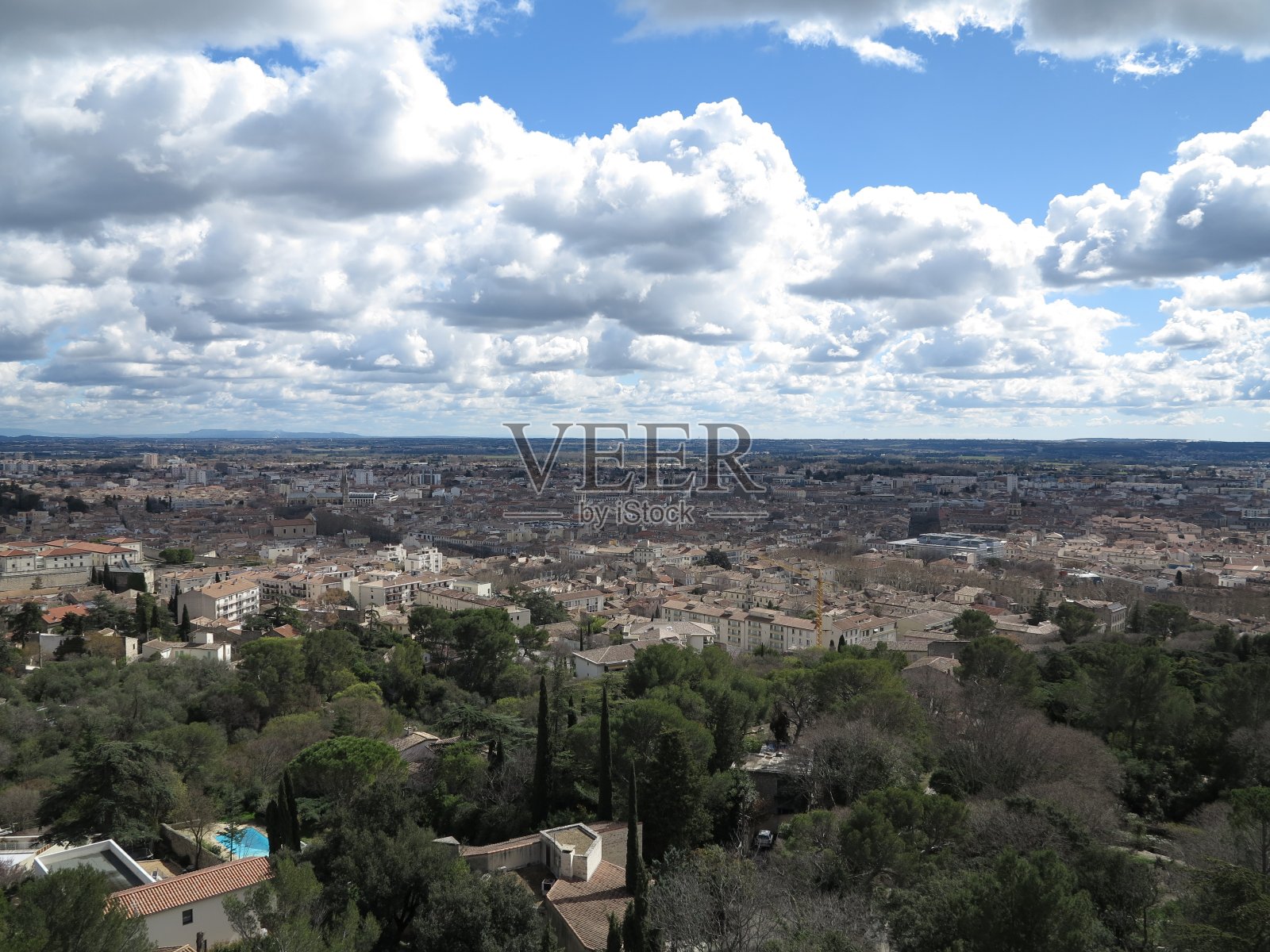 这是法国南部的尼姆城照片摄影图片