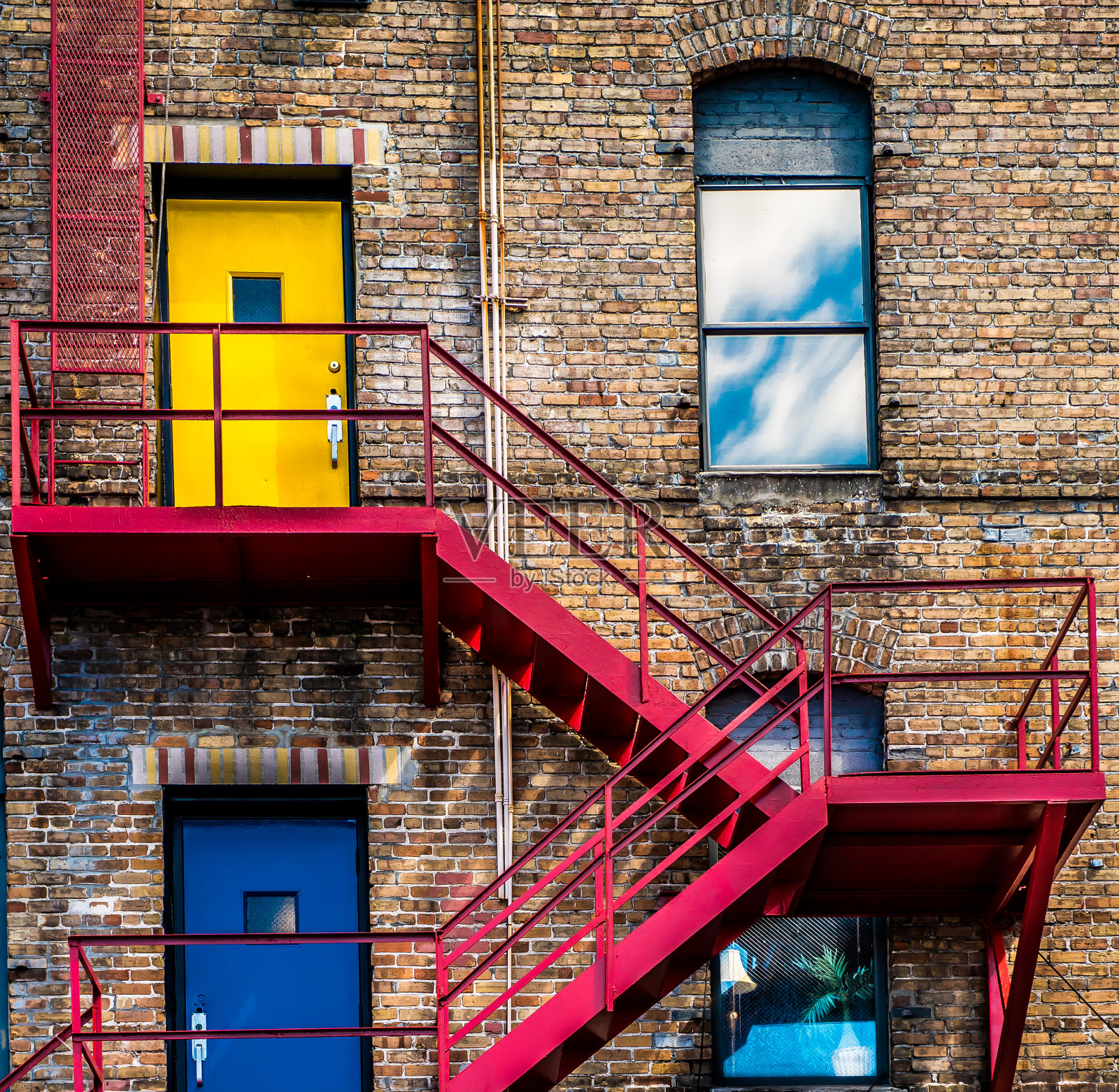 伊伯市消防逃生梯照片摄影图片