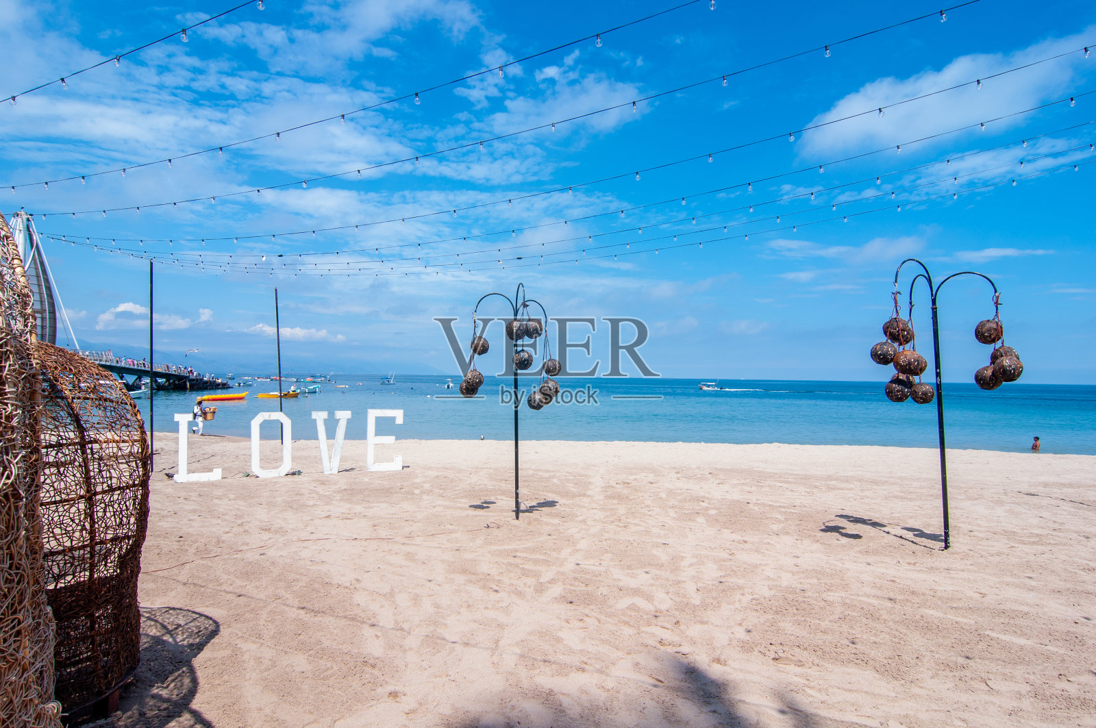 墨西哥巴亚尔塔港空旷的海滩和沙滩照片摄影图片