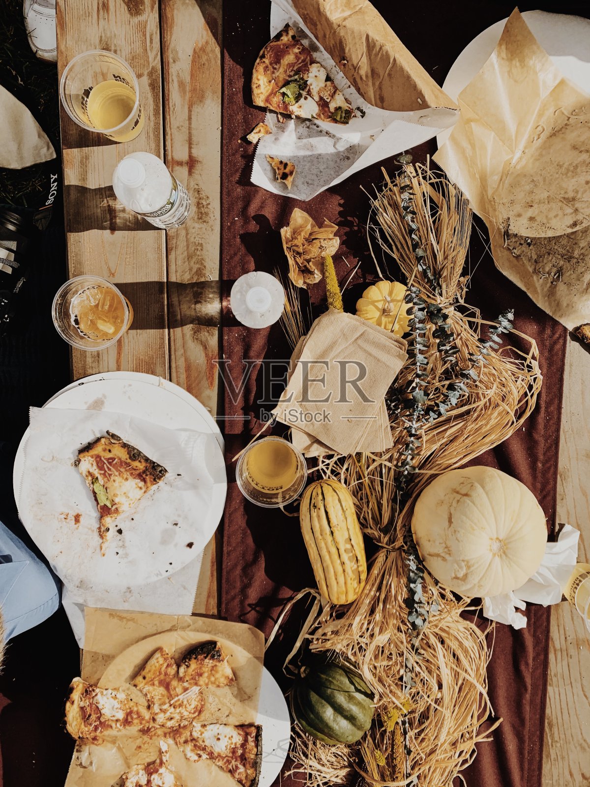 秋季主题餐桌逃避餐照片摄影图片