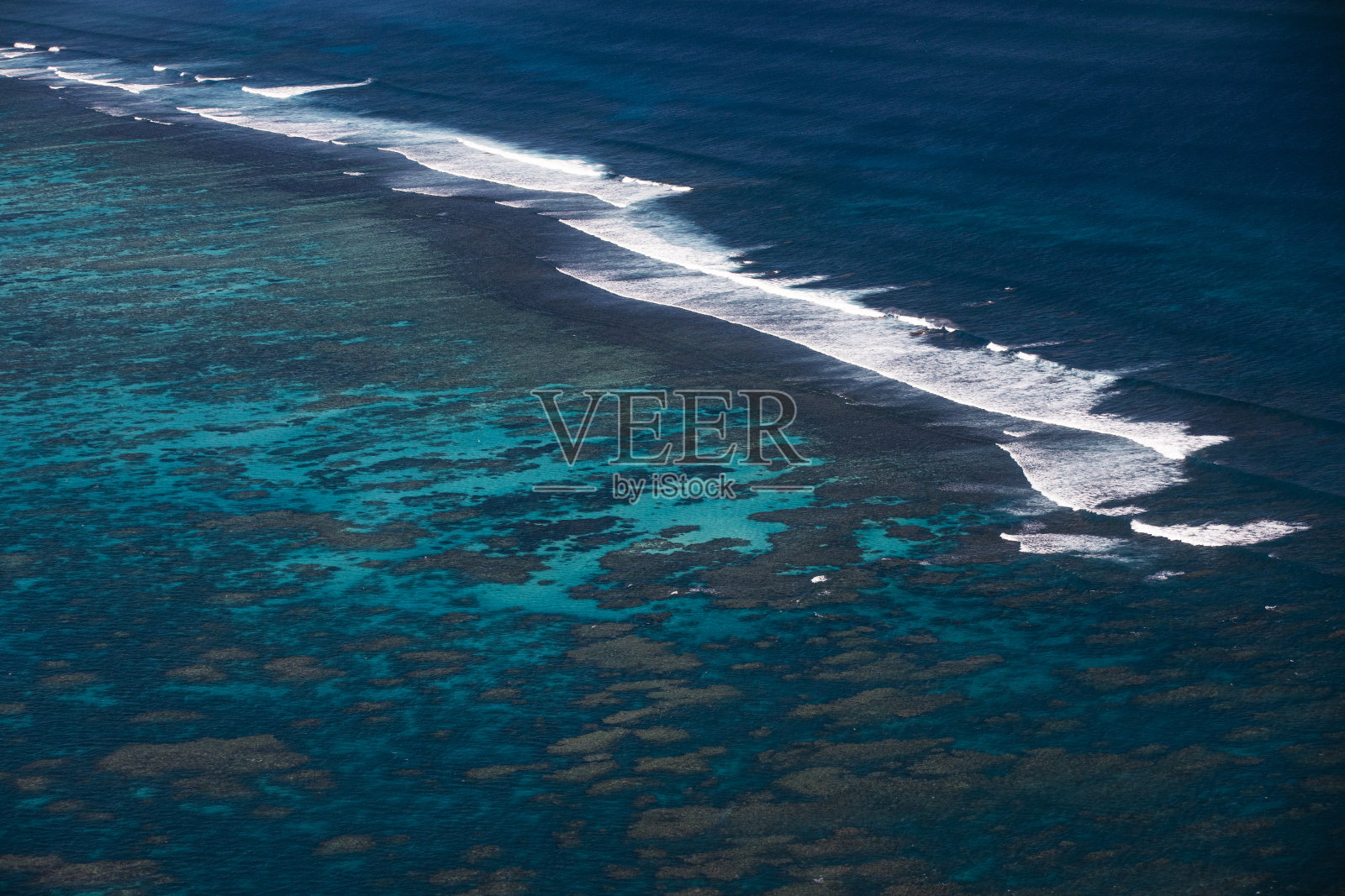 热带海岸线鸟瞰图照片摄影图片