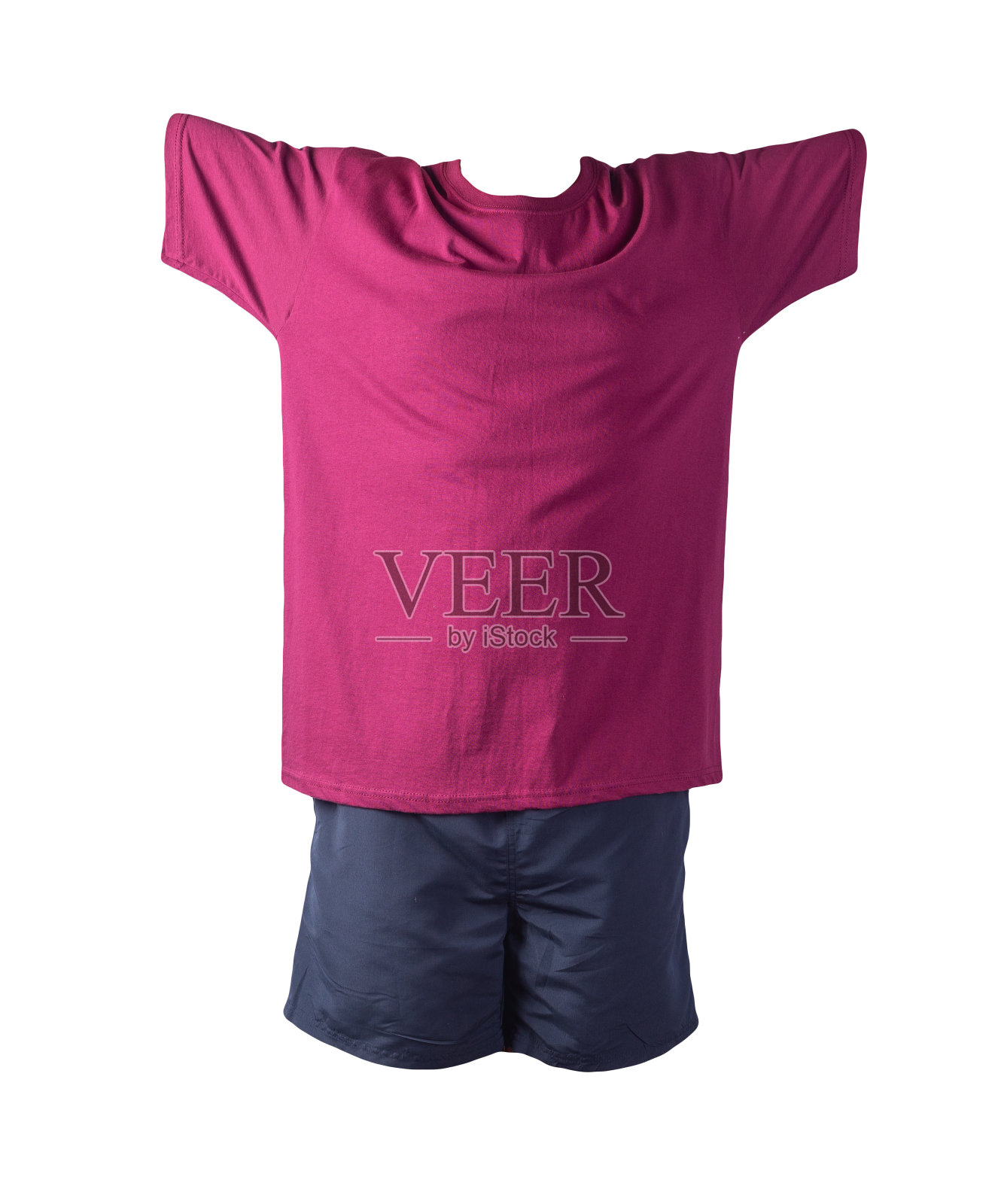 男子运动短裤和t恤孤立在白色背景照片摄影图片