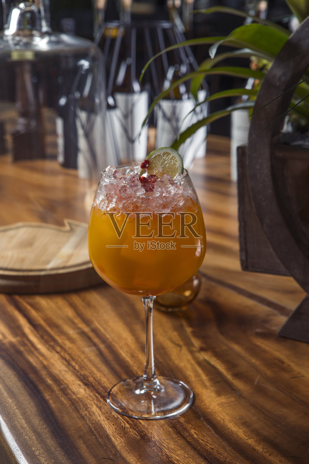 酒精鸡尾酒和非酒精鸡尾酒照片摄影图片