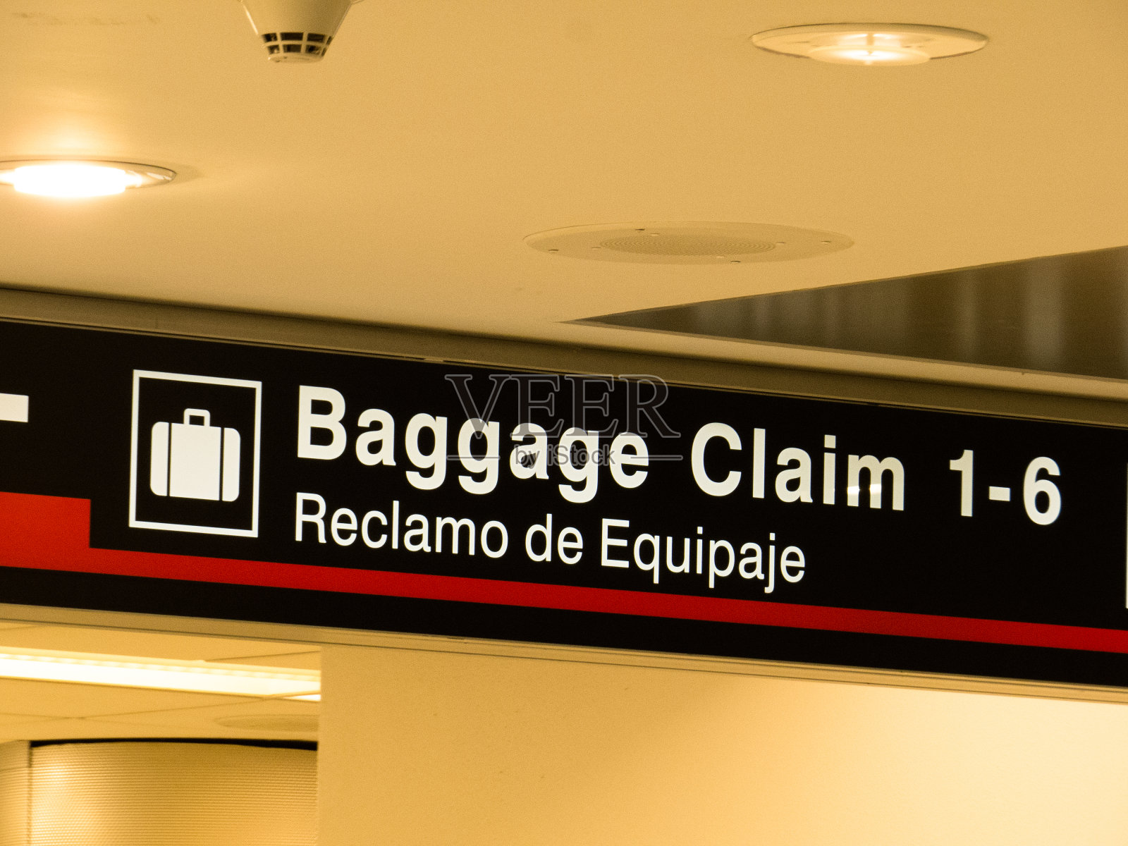 机场行李提取处的标志照片摄影图片