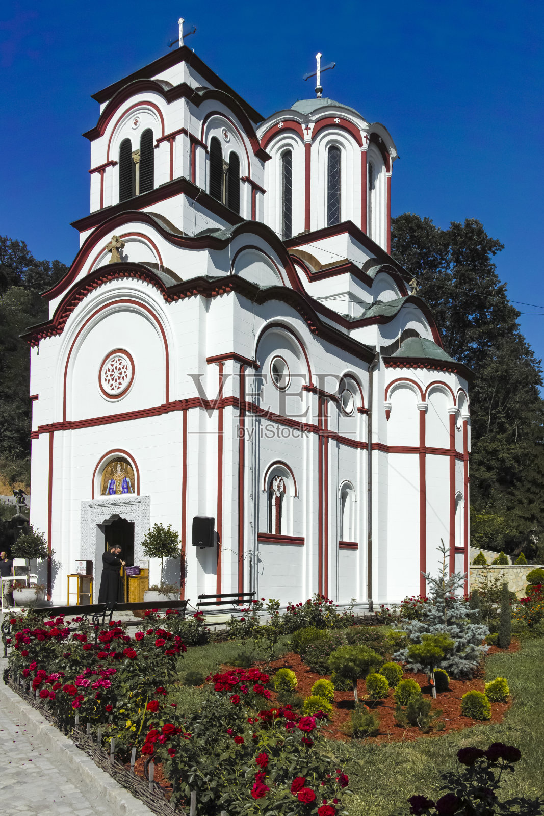 塞尔维亚戈鲁巴克镇附近的中世纪图曼修道院照片摄影图片