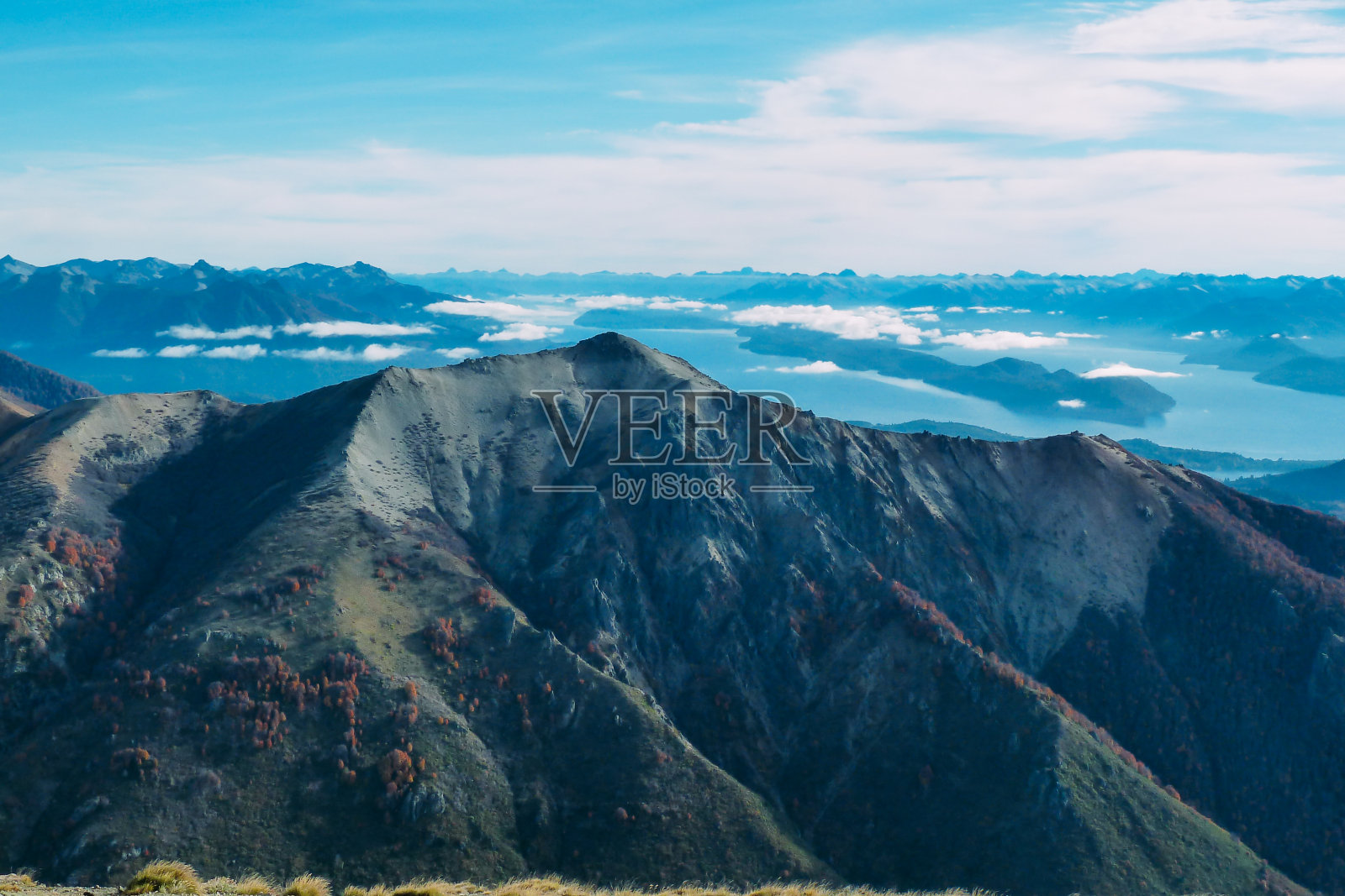阿根廷巴塔哥尼亚山顶的景色照片摄影图片