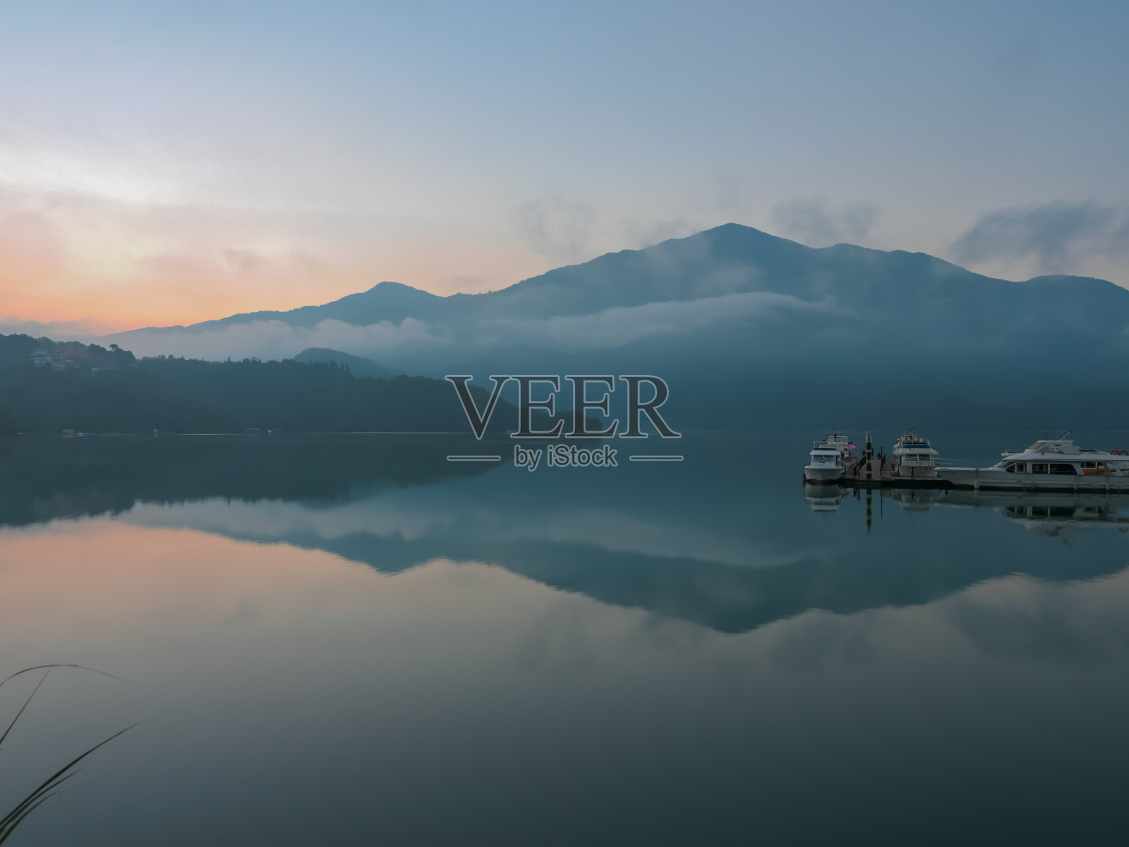 台湾日月潭日出照片摄影图片