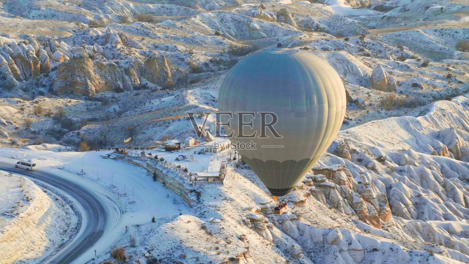日出天空中的彩色气球。卡帕多西亚,土耳其照片摄影图片