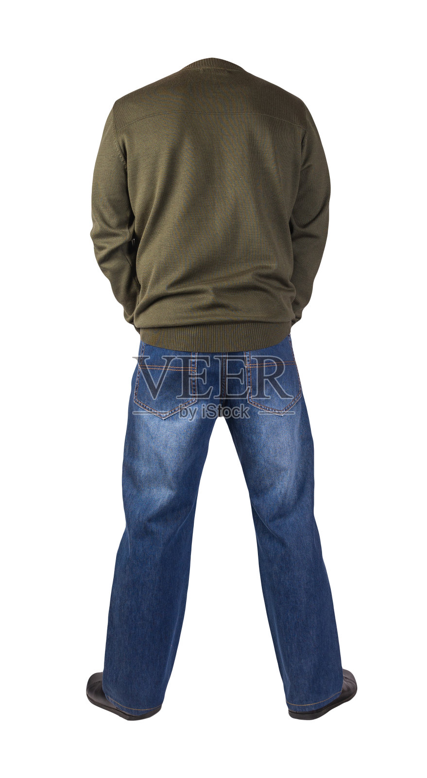 深蓝色牛仔裤,黑色皮鞋,夹克孤立在白色背景。照片摄影图片