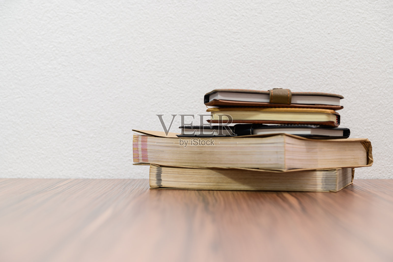 读书爱书的概念照片摄影图片