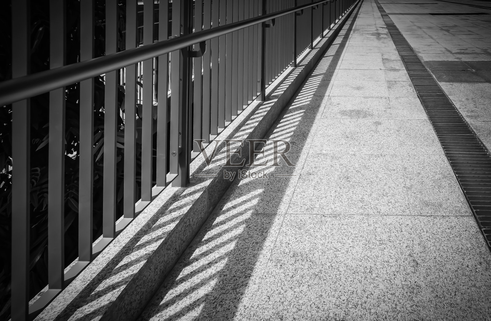 户外花岗岩人行道在泰国曼谷,城市景观背景照片摄影图片