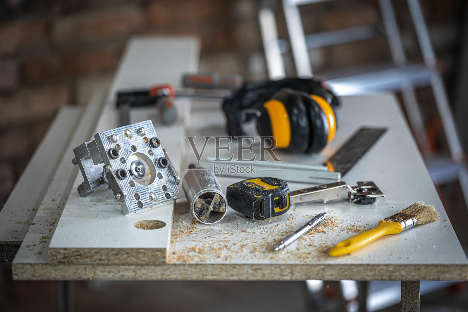 木工的专业工具和配件。照片摄影图片