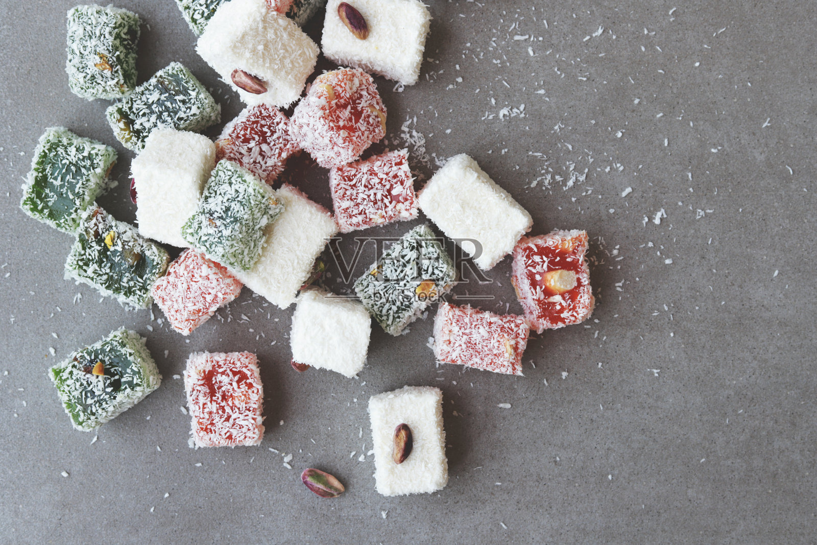 各种土耳其软糖。大理石的背景。副本的空间。前视图。照片摄影图片