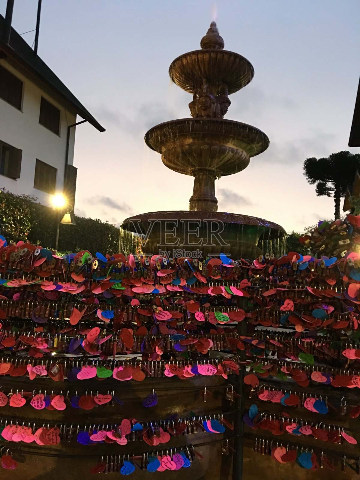 喷泉与心照片摄影图片