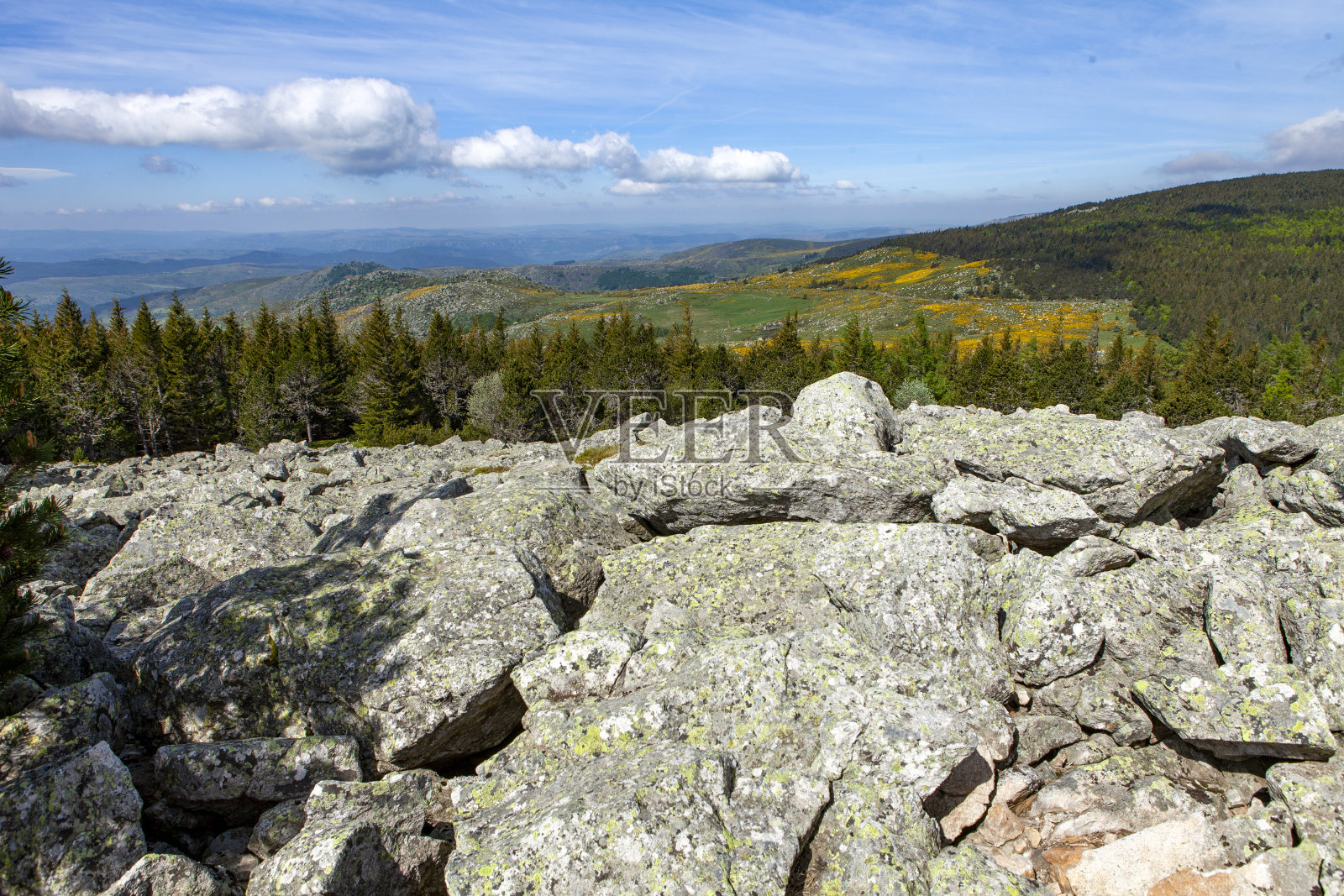 法国南部山谷的景色照片摄影图片