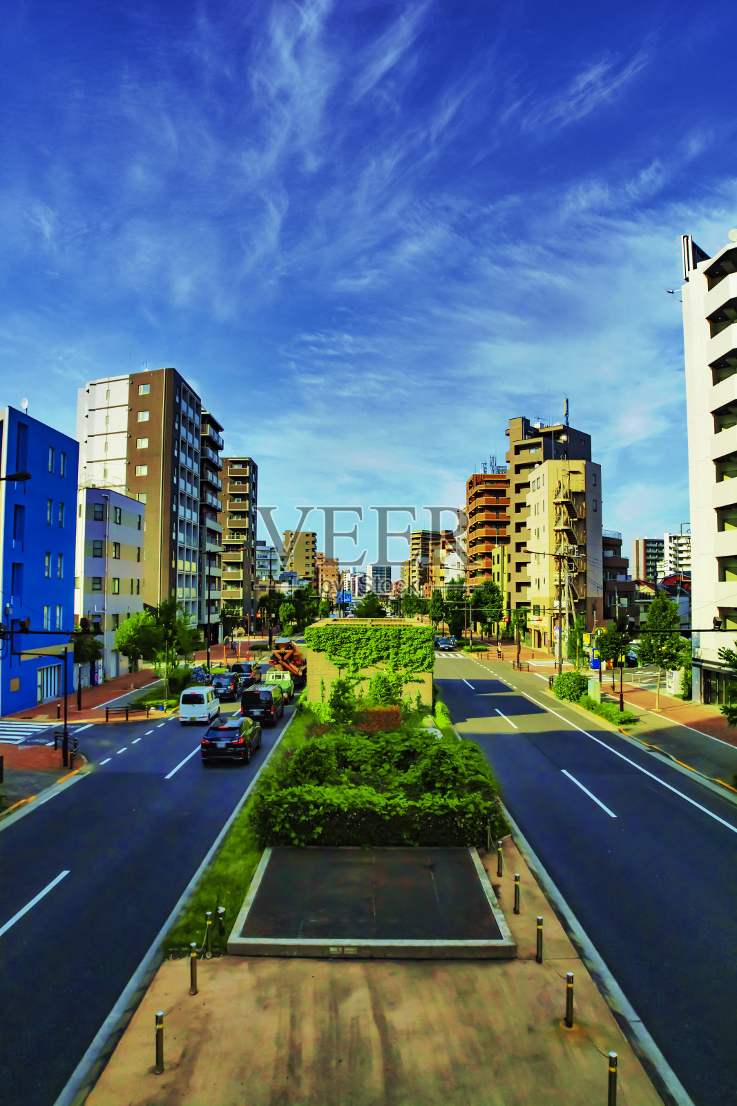 东京市区大街上的交通堵塞照片摄影图片