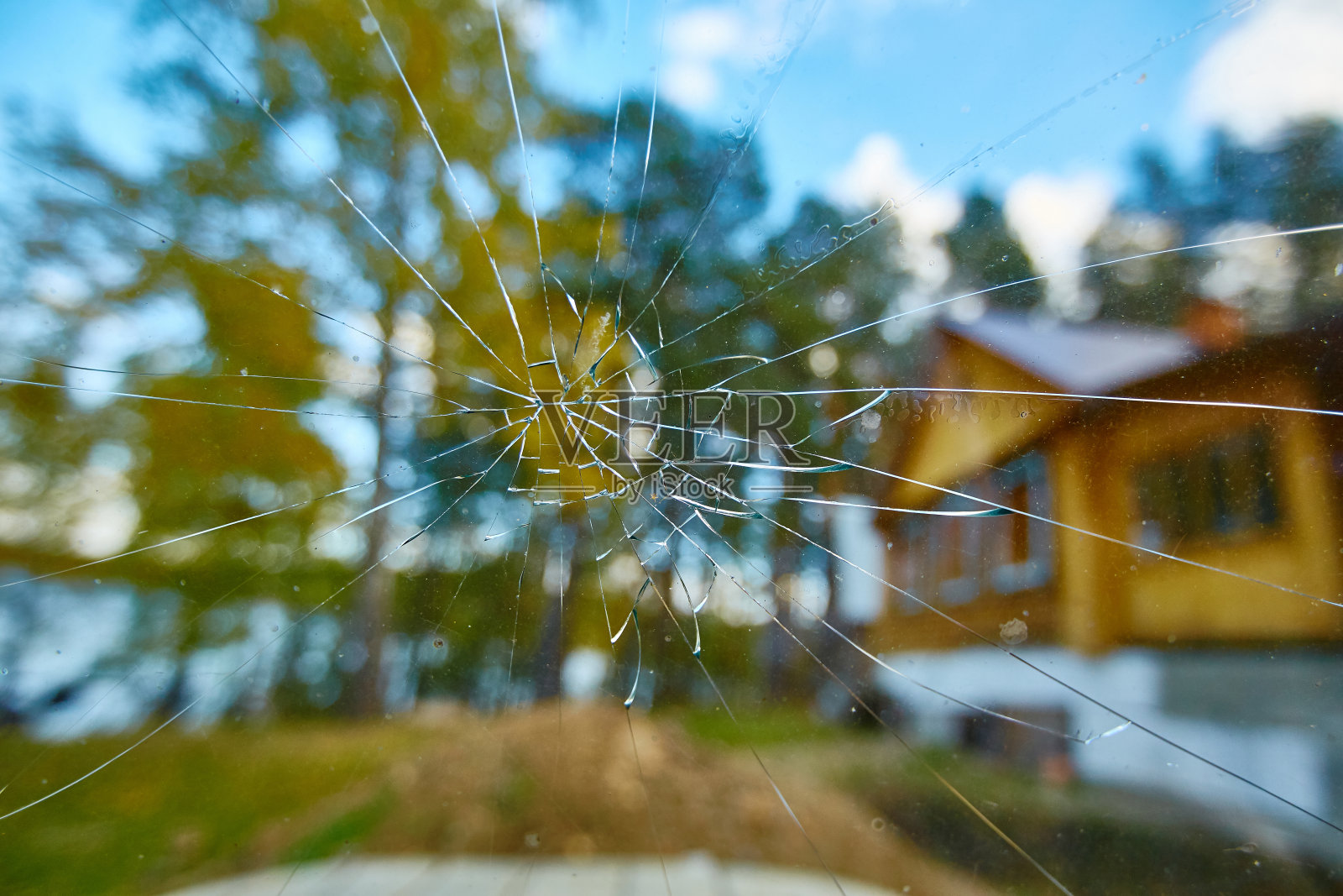 挡风玻璃破裂照片摄影图片