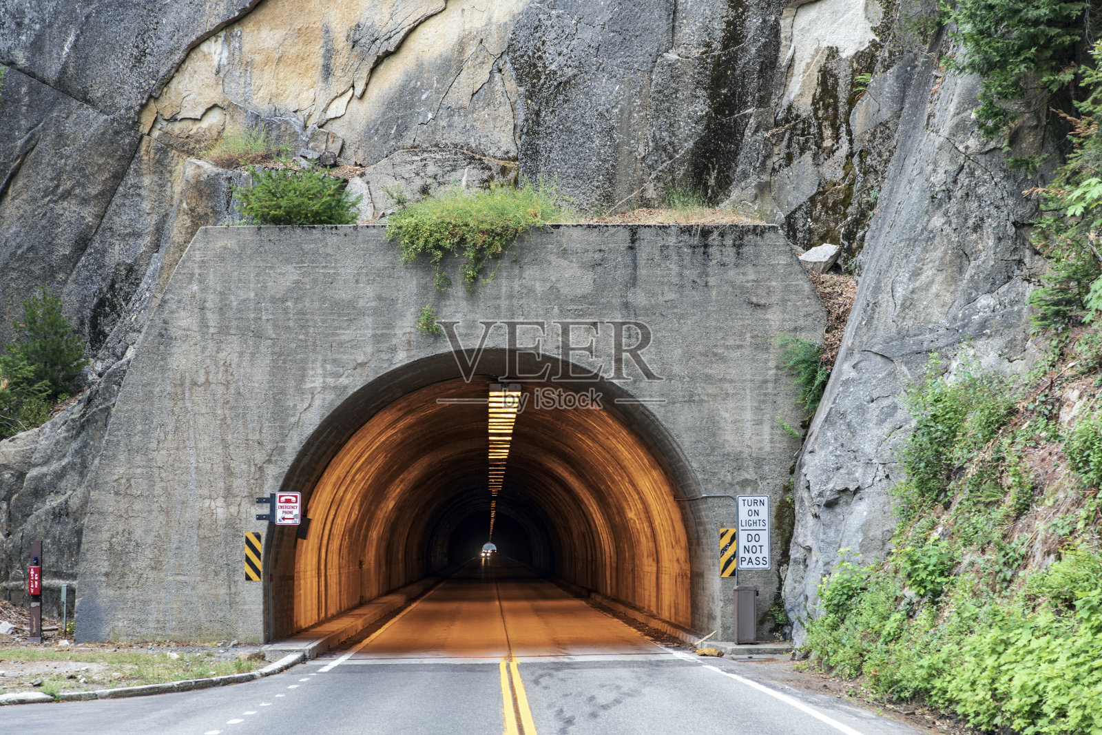 约塞米蒂的Wawona隧道照片摄影图片