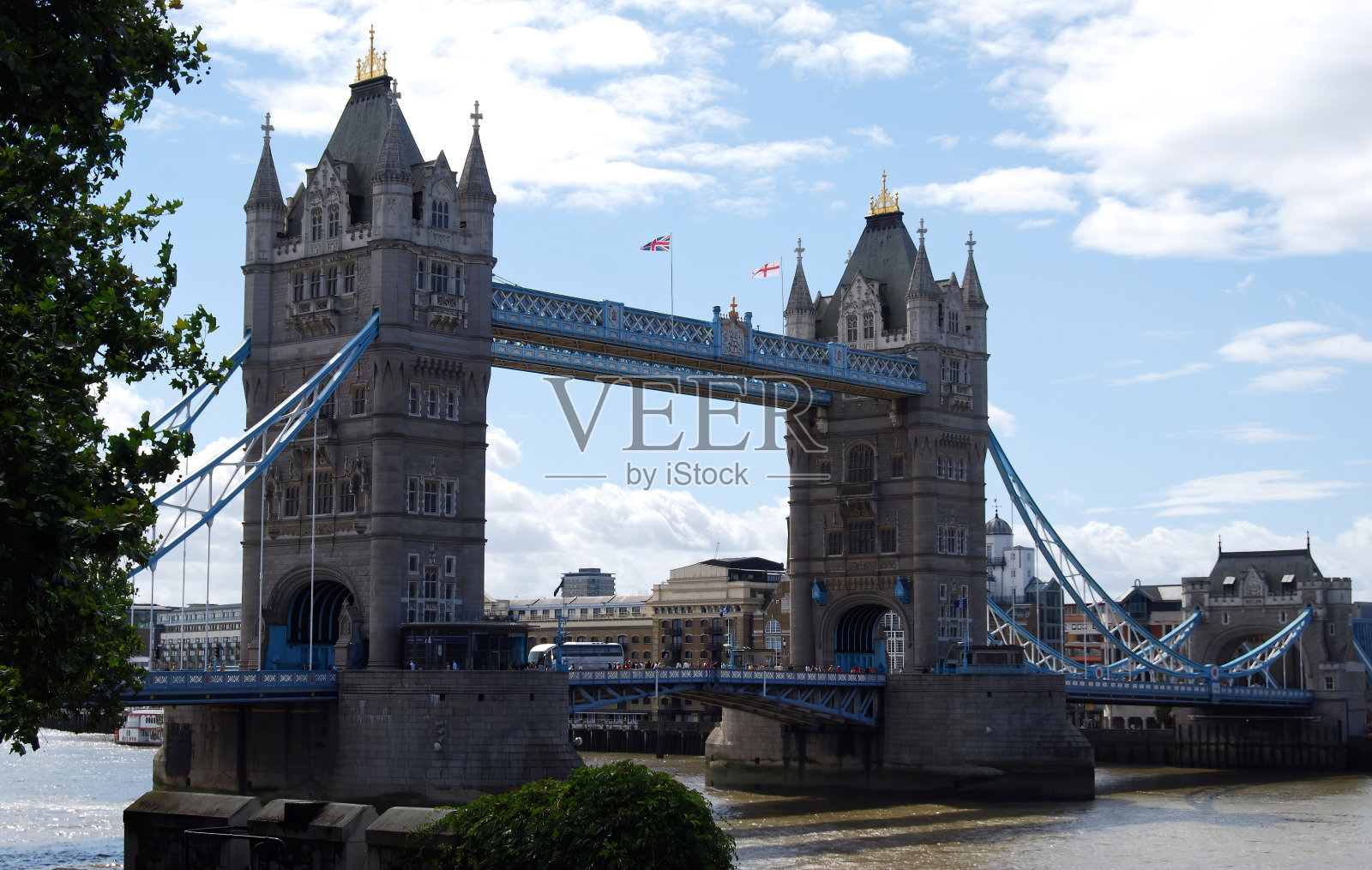 伦敦泰晤士河上的塔桥。英国英格兰照片摄影图片