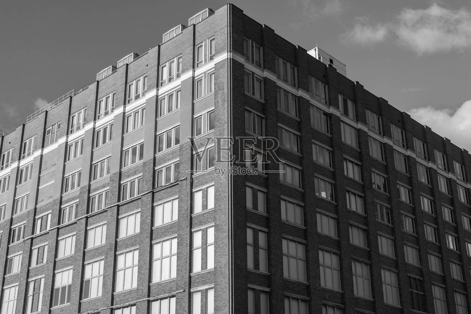 黑白相间的旧公寓照片摄影图片