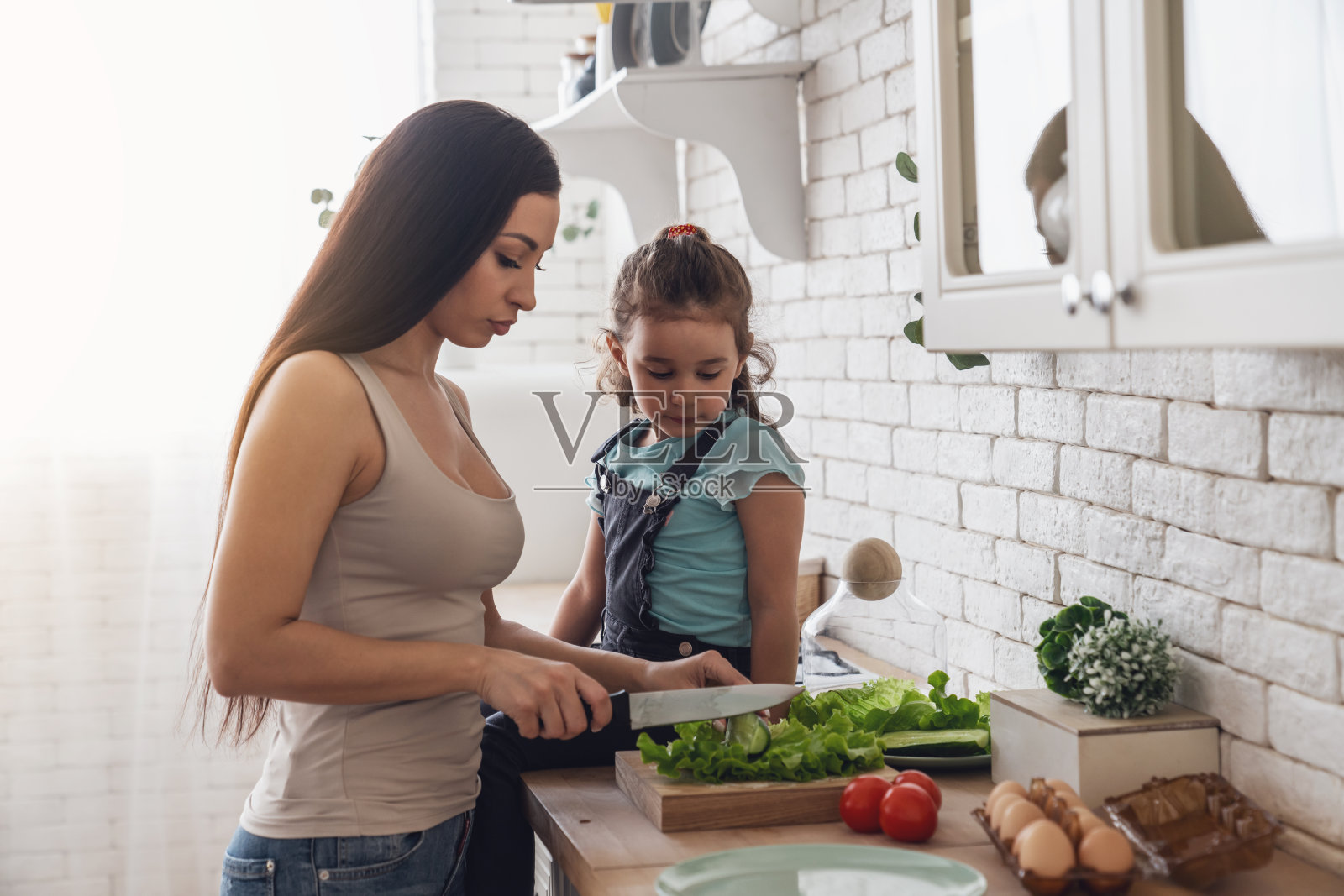 妈妈和女儿照片摄影图片