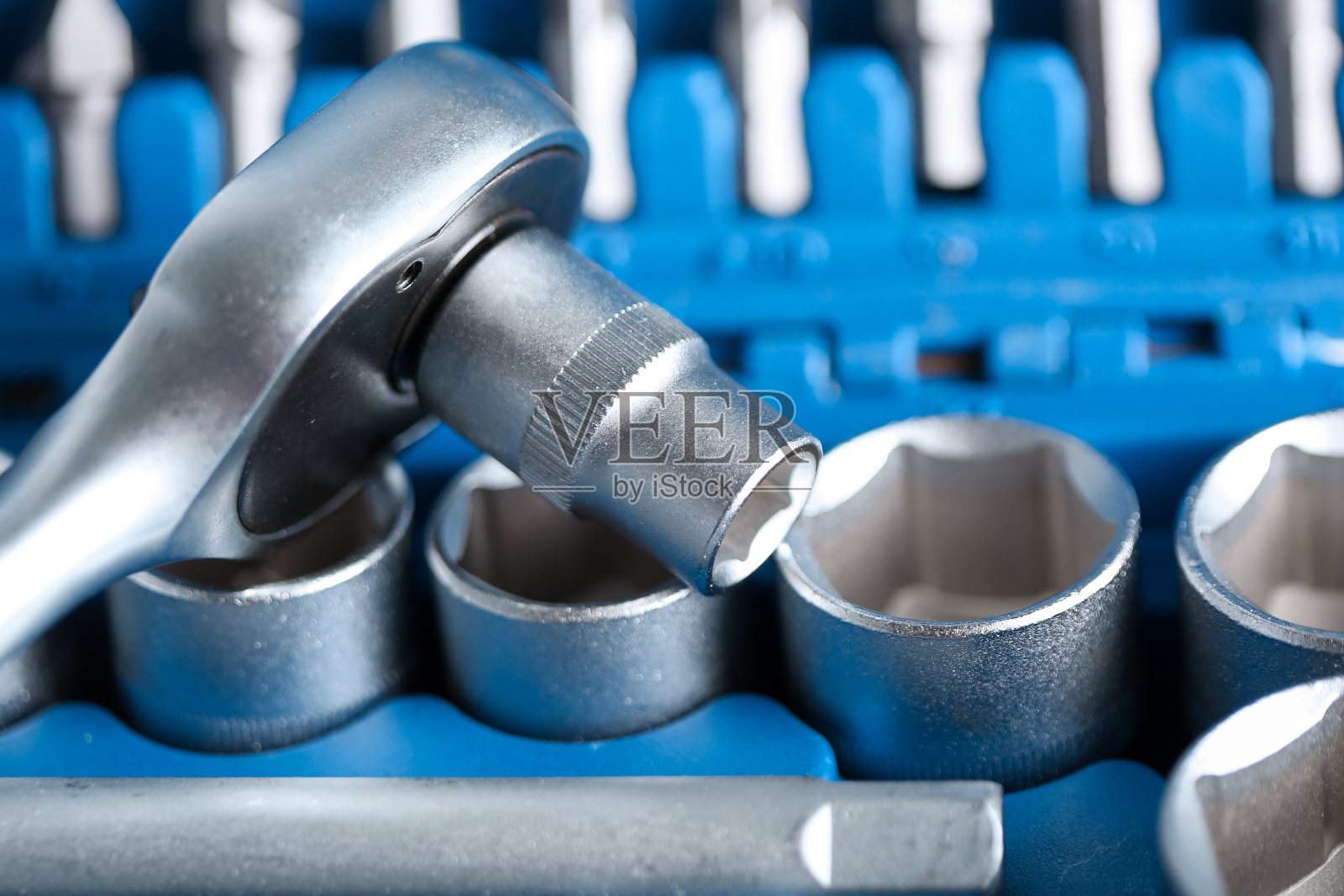 专业维修人员工具箱照片摄影图片