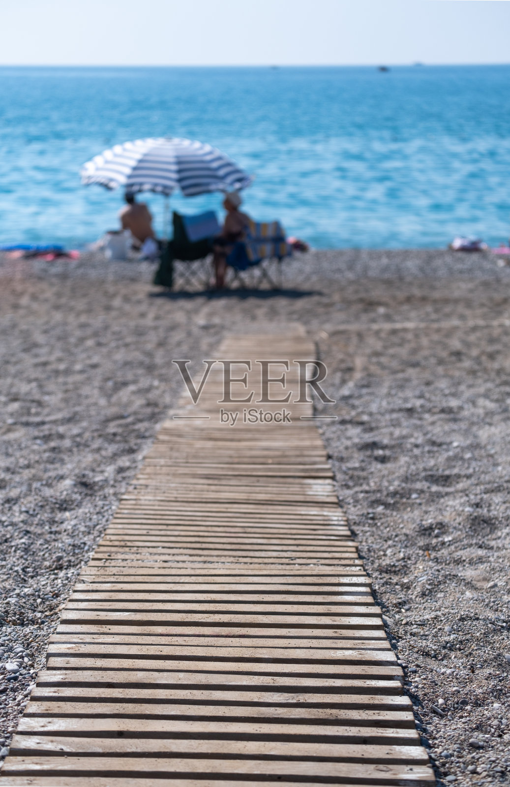 木栈道上的沙滩照片摄影图片