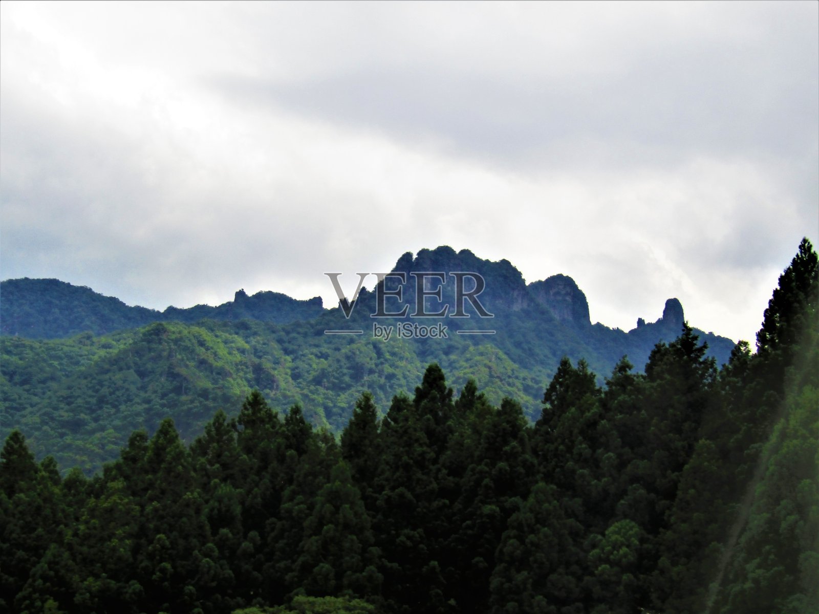 日本的蓝山。照片摄影图片