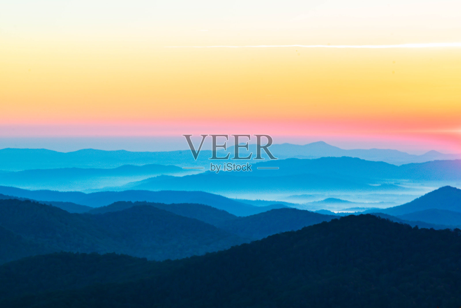 蓝岭日出照片摄影图片