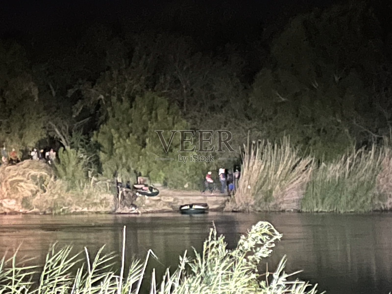 河对岸照片摄影图片