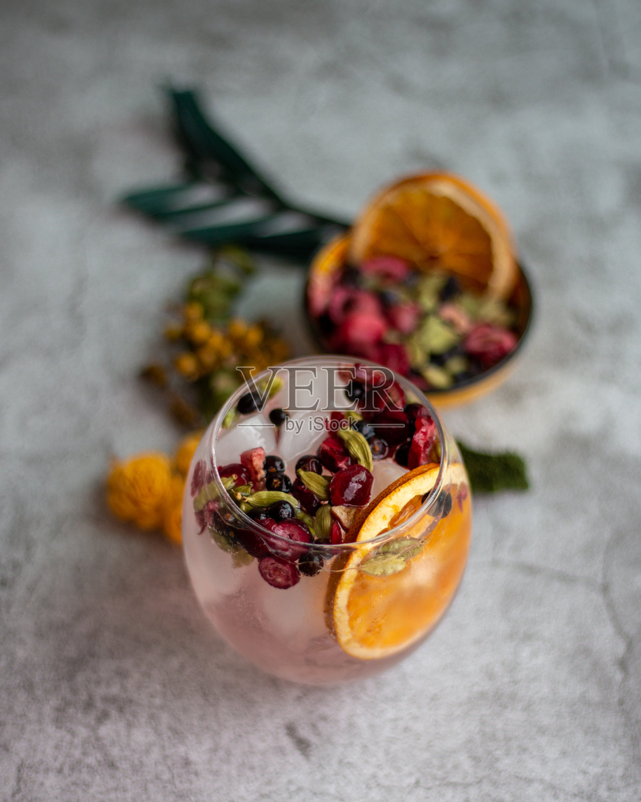 装饰金汤力鸡尾酒照片摄影图片