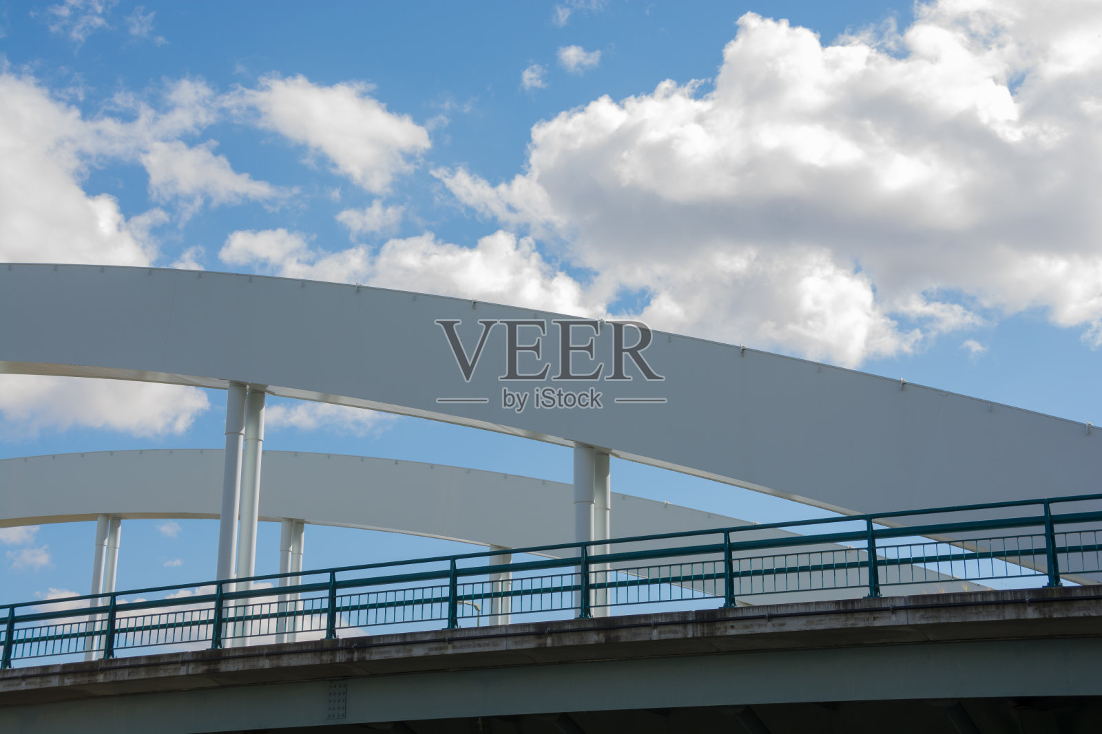 拱桥蓝天照片摄影图片