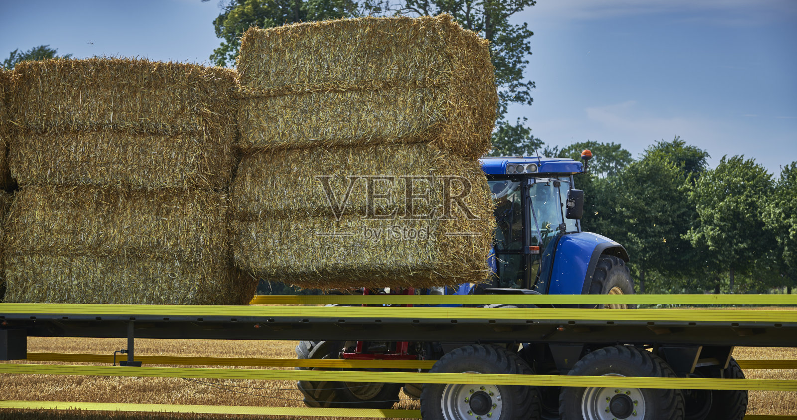稻草堆照片摄影图片