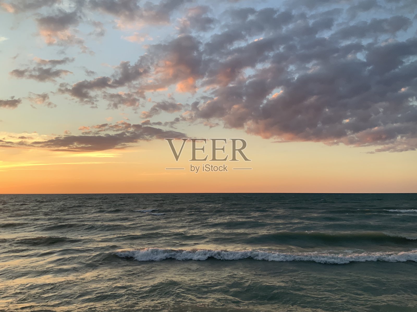 休伦湖上的日落照片摄影图片