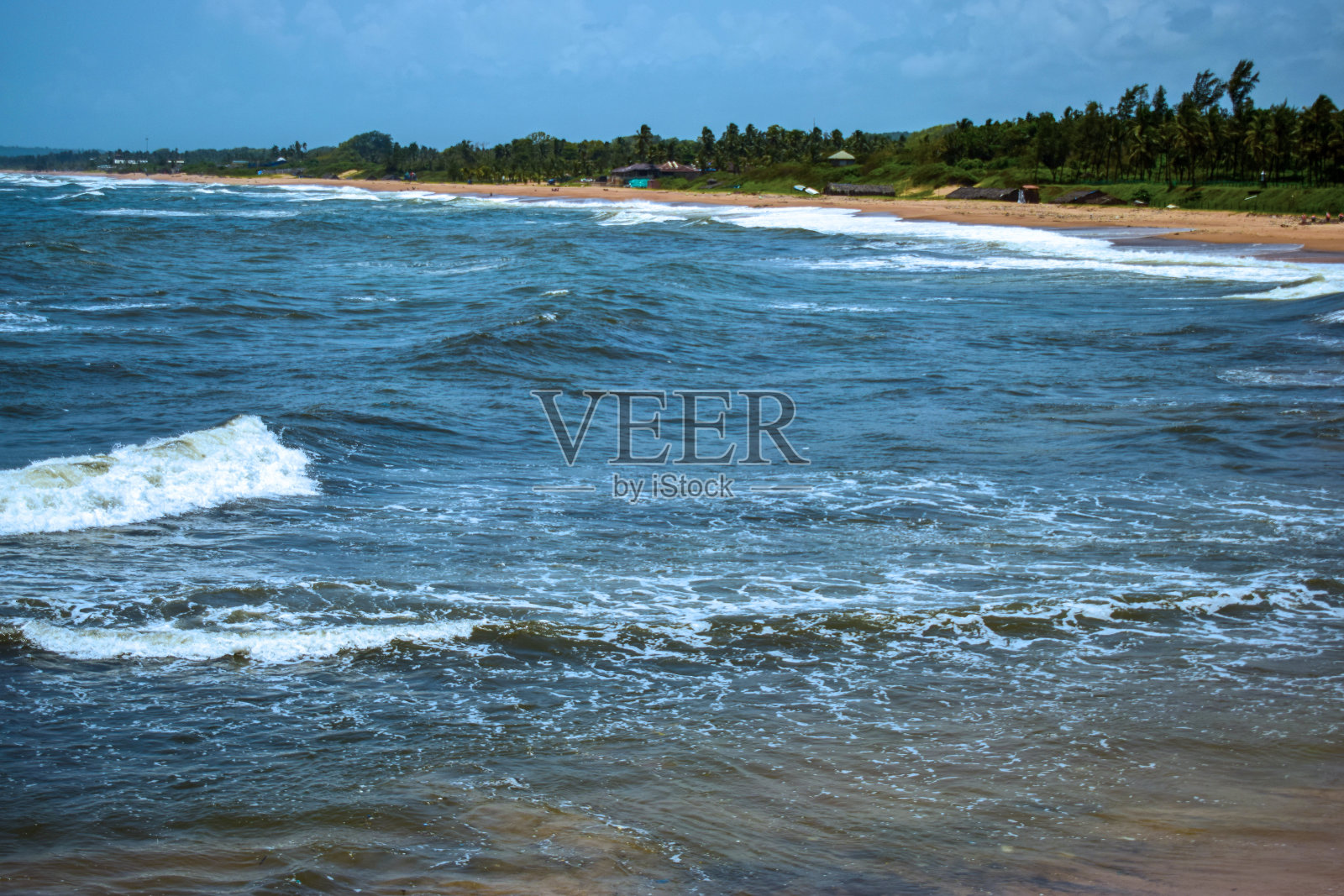海洋海浪,山脉岩石石头和天蓝色景观背景照片摄影图片